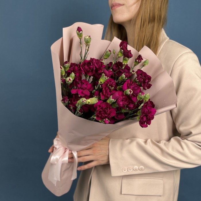 Букет из 15 фиолетовых кустовых гвоздик