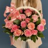 25 роз Алани микс в корзине