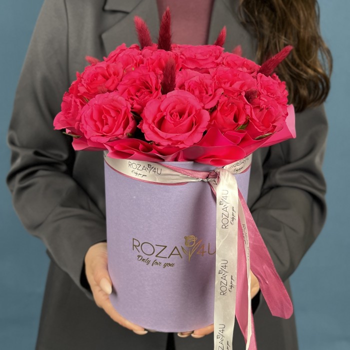 25 малиновых роз Вайлд Калипсо с лагурусом в коробке