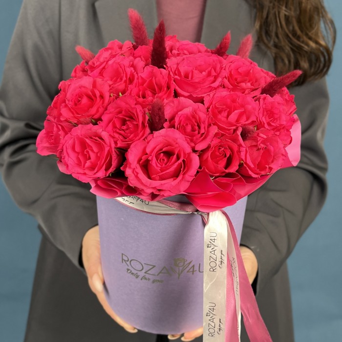 25 малиновых роз Вайлд Калипсо с лагурусом в коробке