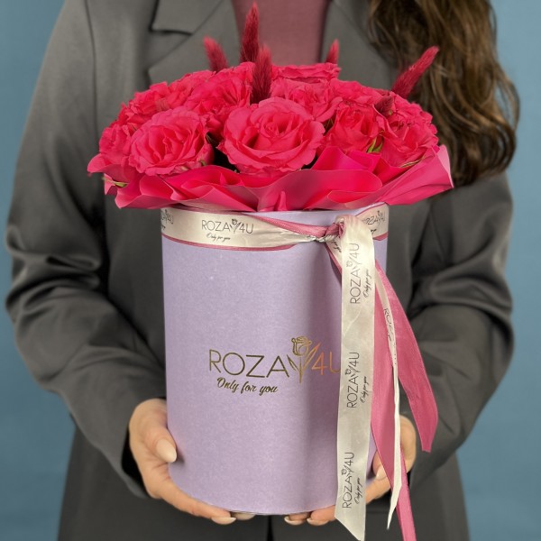 25 малиновых роз Вайлд Калипсо с лагурусом в коробке