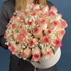 39 роз Джумилия с гипсофилой в коробке
