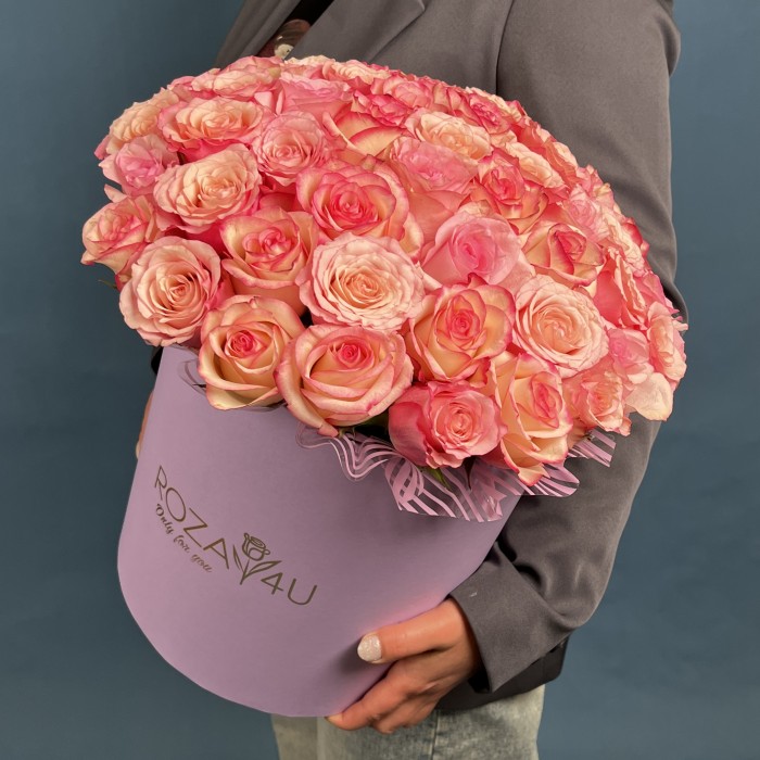 51 розовая роза Микс Алани в коробке