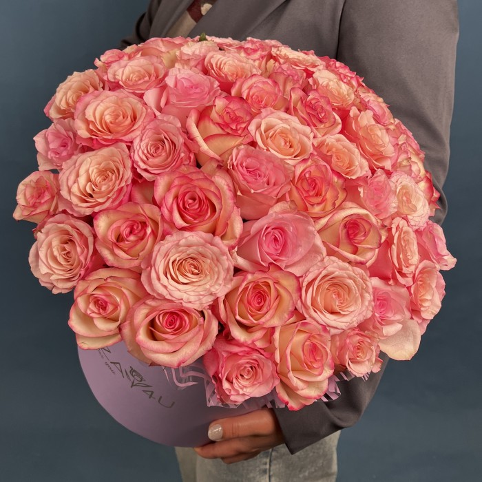 51 розовая роза Микс Алани в коробке