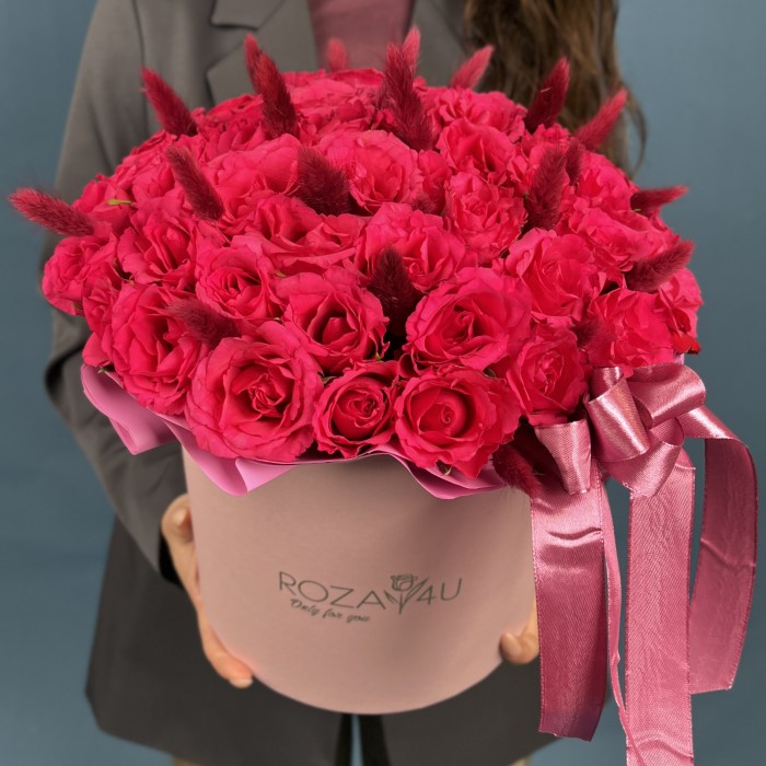 51 малиновая роза Вайлд Калипсо с лагурусом в коробке