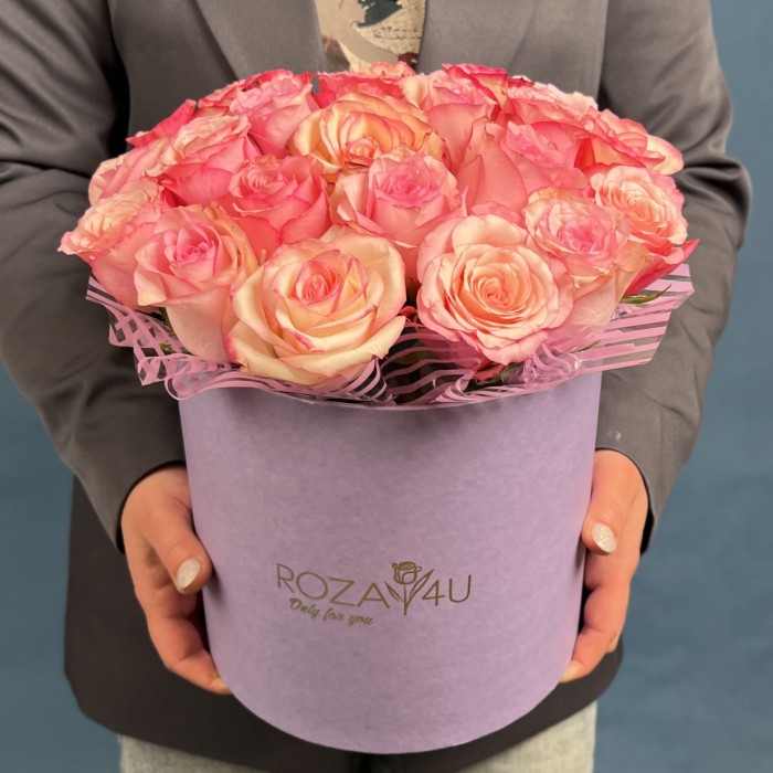 25 розовых роз Микс Алани в коробке