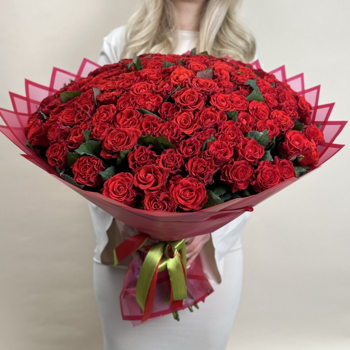 151 красная роза Эль Торо 50 см