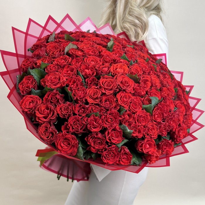151 красная роза Эль Торо 50 см