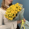 15 кустовых желтых роз Еллоу Бейби 50 см