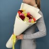19 ярких роз MIX 60 см