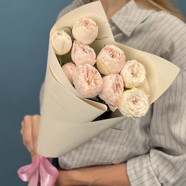 3 розовые пионовидные розы Мансфилд парк 40 см