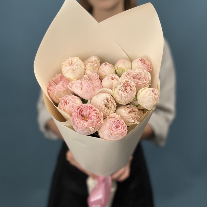 5 розовых пионовидных роз Мансфилд парк 40 см