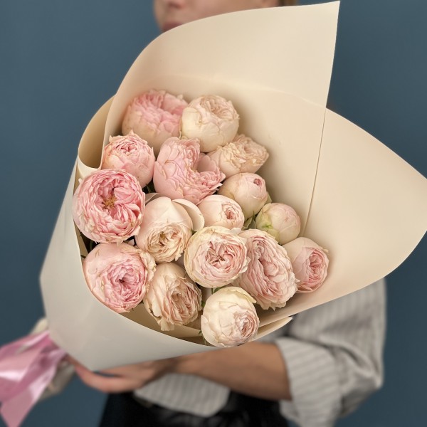 5 розовых пионовидных роз Мансфилд парк 40 см