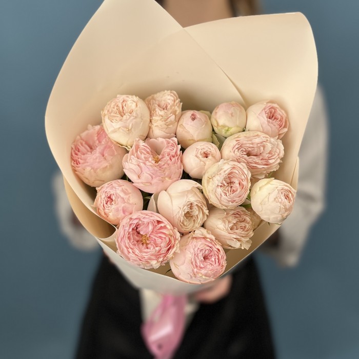 5 розовых пионовидных роз Мансфилд парк 40 см