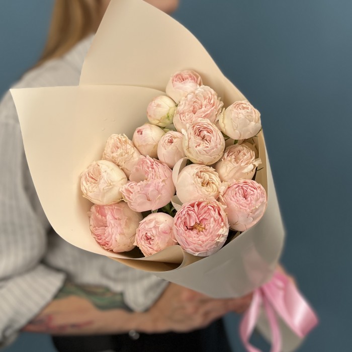 5 розовых пионовидных роз Мансфилд парк 40 см