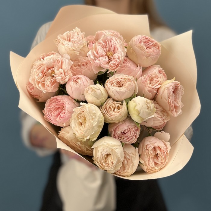 9 кустовых пионовидных роз Мансфилд парк 40 см