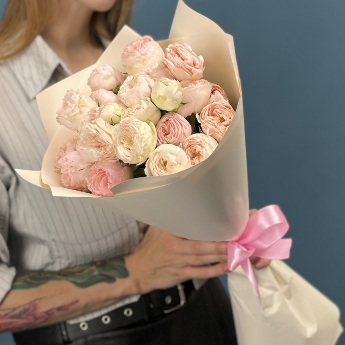 9 кустовых пионовидных роз Мансфилд парк 40 см