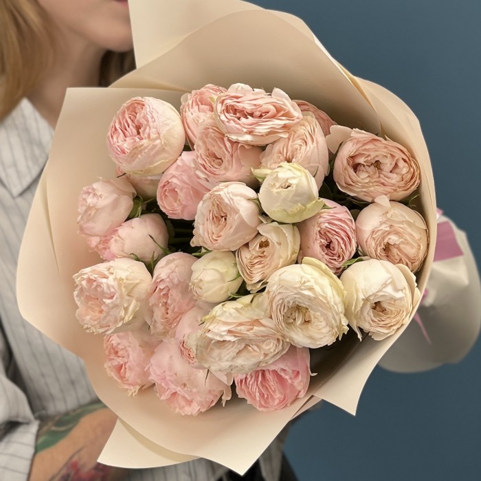 9 кустовых пионовидных роз Мансфилд парк 40 см