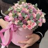 Нежный микс кустовых роз в коробке