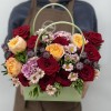 Букет дня в коробке с розами Мелодия красоты