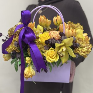 Букет дня  в коробке  яркое настроение