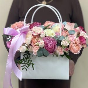 Букет дня в коробке Символ Любви