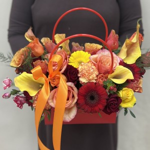 Букет дня в коробке весенний поцелуй