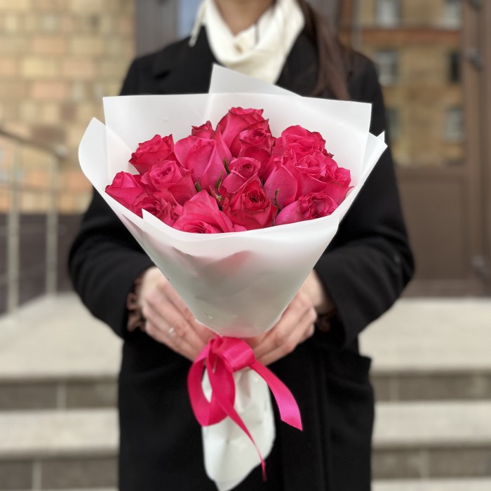 15 малиновых роз Палома Роял 40 см