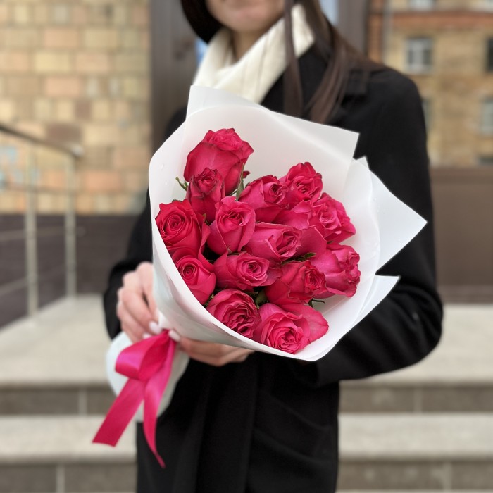 15 малиновых роз Палома Роял 40 см