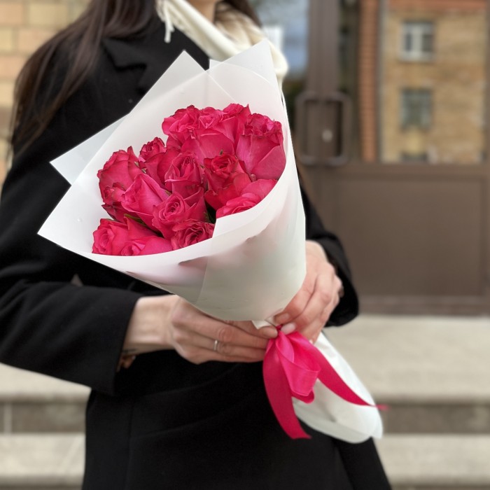 15 малиновых роз Палома Роял 40 см