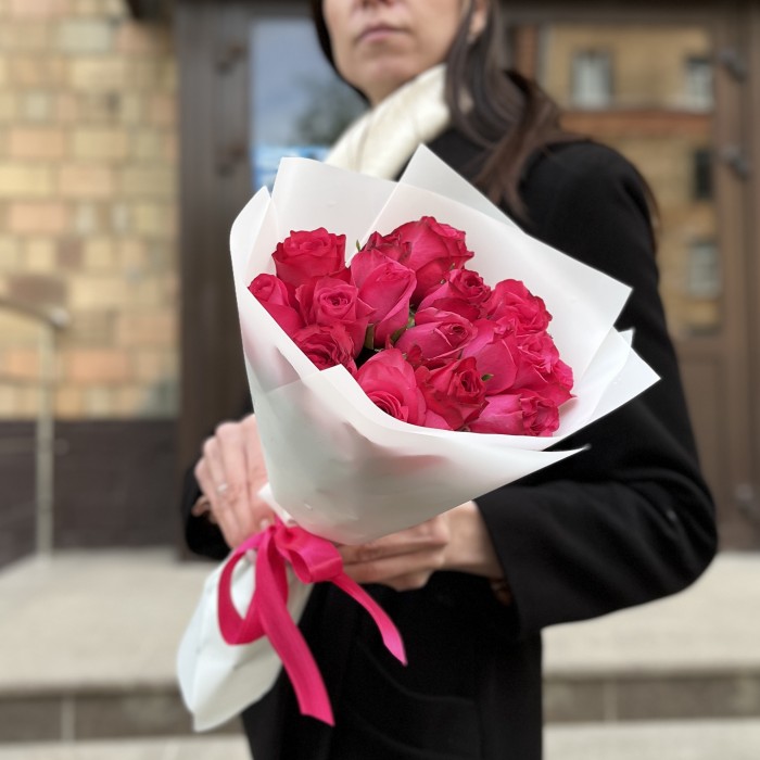 15 малиновых роз Палома Роял 40 см