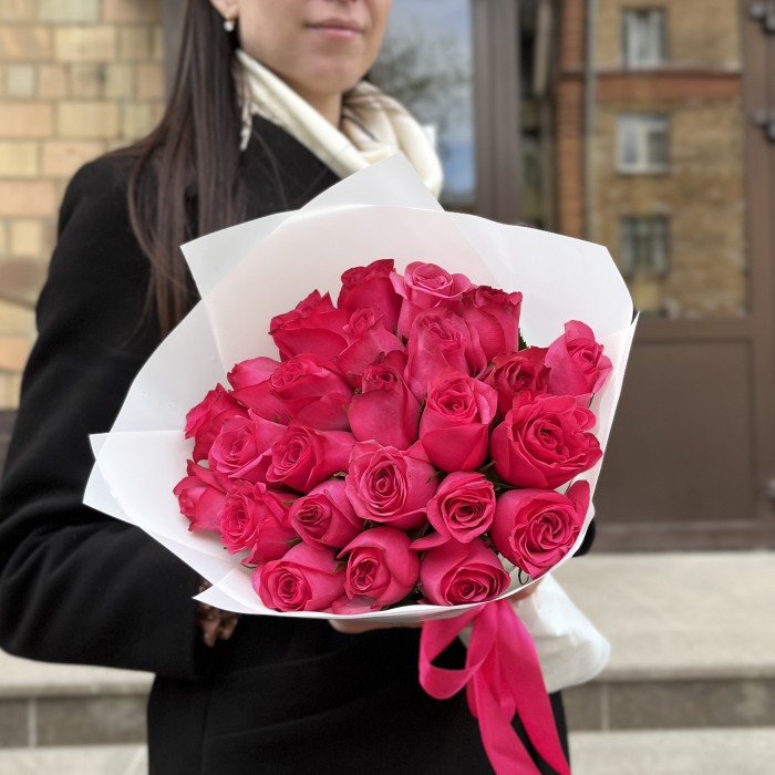25 малиновых роз Палома Роял 40 см