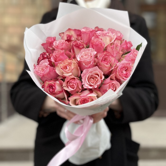 25 розовых роз Алани микс