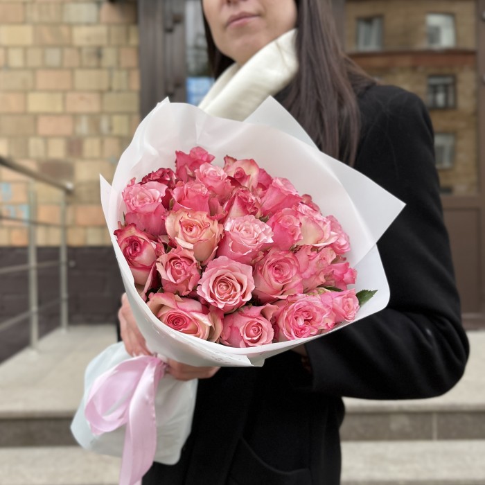 25 розовых роз Алани микс