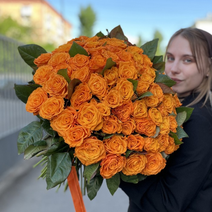 101 оранжевая Роза Элеганс 60 см