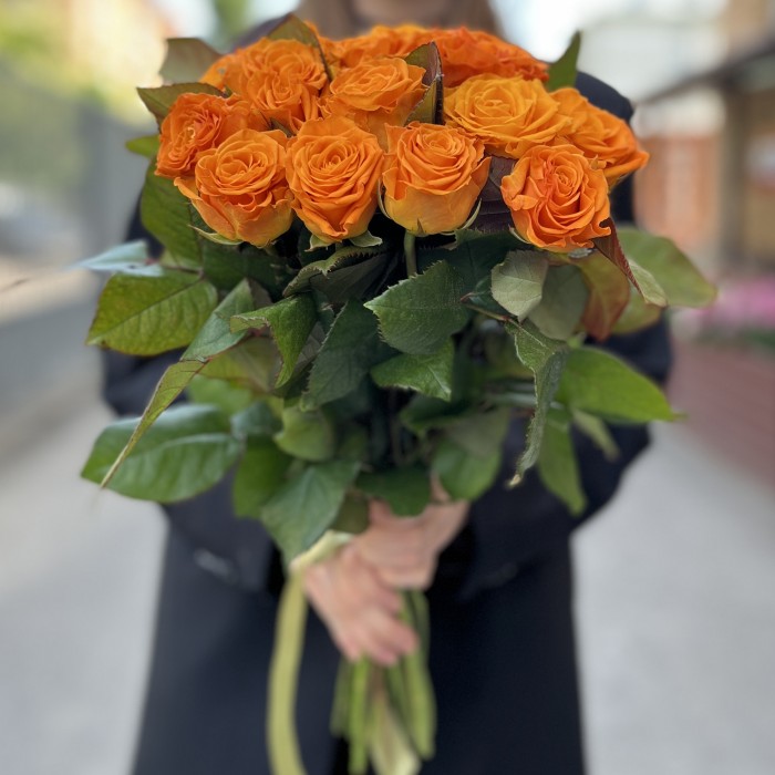 15 оранжевых роз Элеганс 60 см