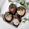 Клубника в молочном шоколаде и посыпкой 4 штуки