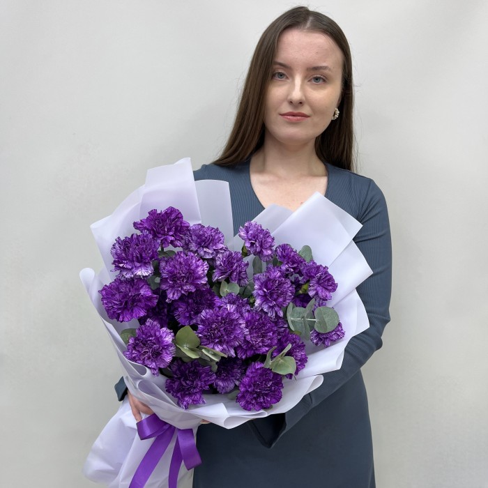 25 фиолетовых гвоздик Мунстрайк