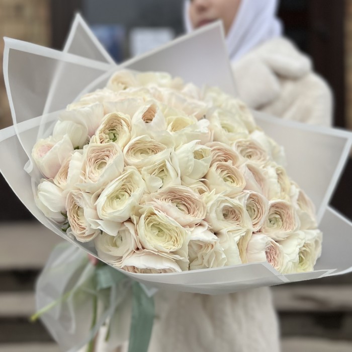 Букет из 51 Ранункулюса Ханой