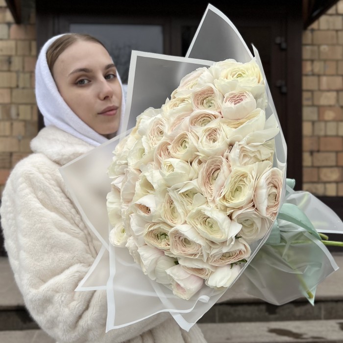 Букет из 51 Ранункулюса Ханой