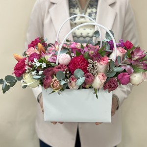 Букет дня в коробке Символ Любви