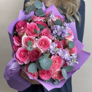 Букет дня  с розами Дивный день