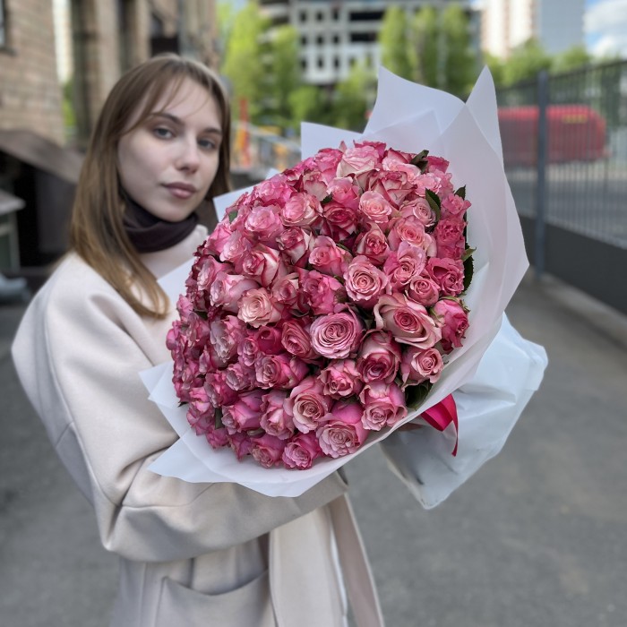 101 розовая Роза Алани микс 40 см