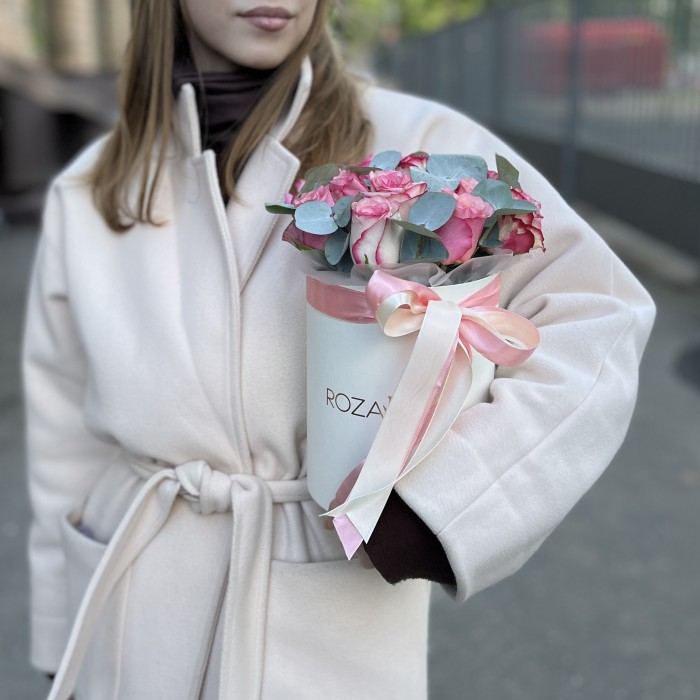 15 розовых роз Микс Алани в коробке