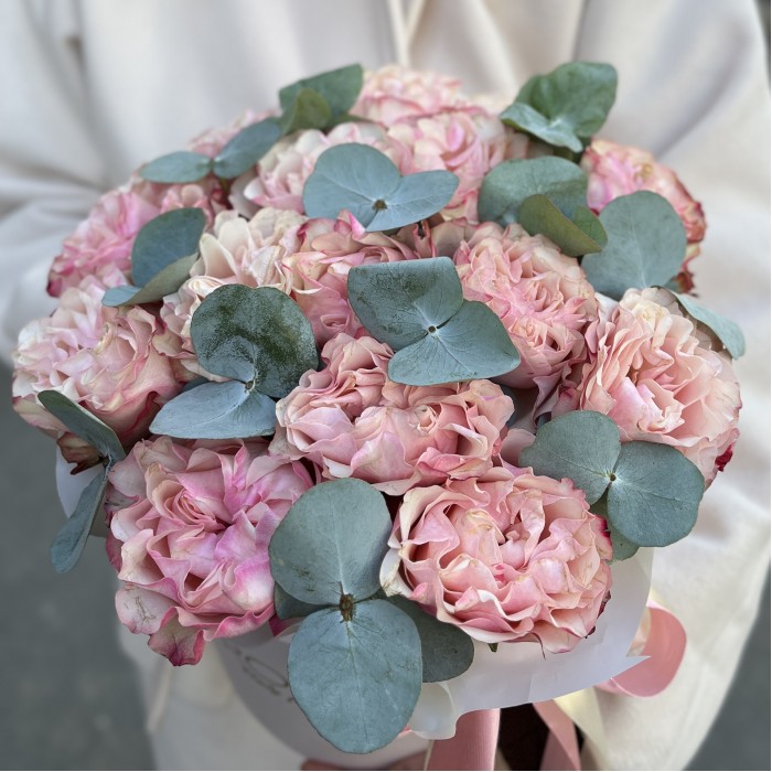 15 пионовидных  роз Кантри Кэнди в коробке