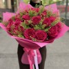 Малиновый букет из роз на Рубиновую свадьбу