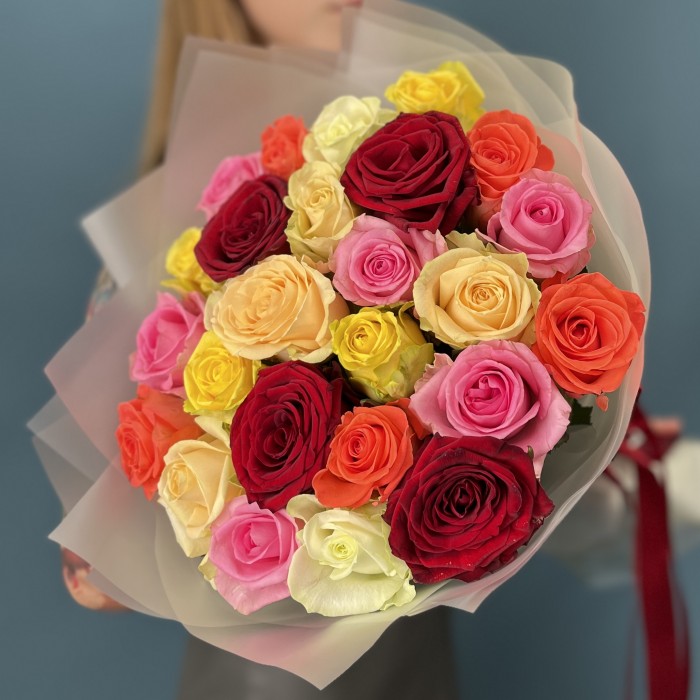 25 ярких роз MIX 60 см