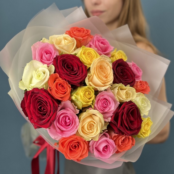 25 ярких роз MIX 60 см