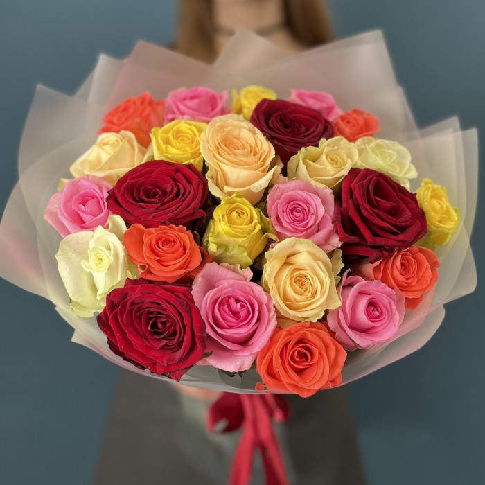 25 ярких роз MIX 60 см