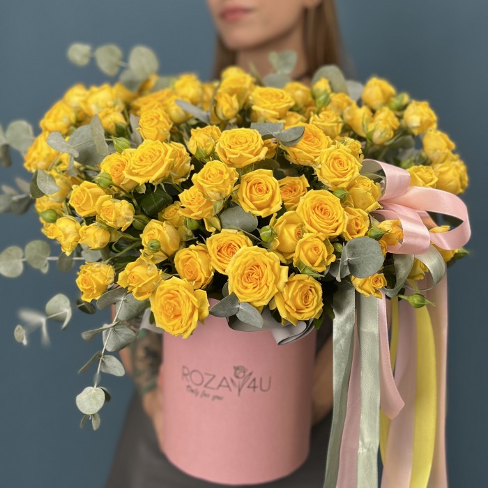 25 кустовых роз Еллоу Бейби в коробке
